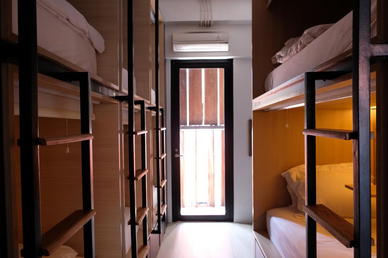 M Boutique Hostel Legian Kuta  Exterior photo