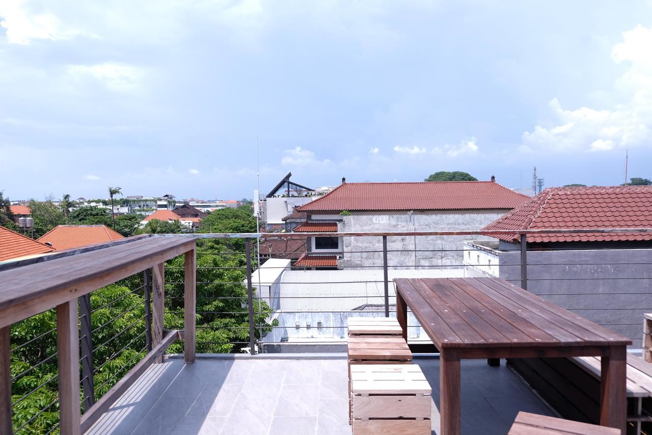 M Boutique Hostel Legian Kuta  Exterior photo