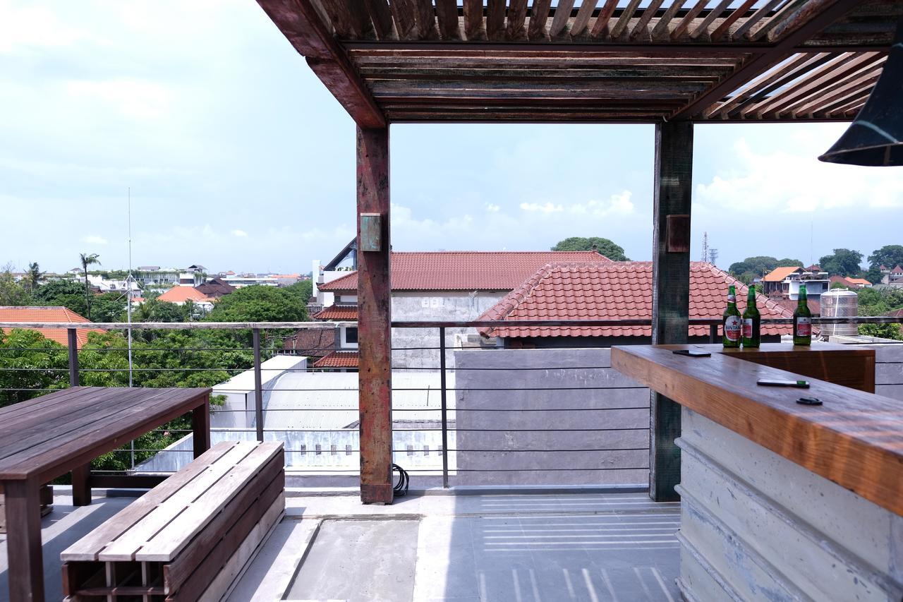 M Boutique Hostel Legian Kuta  Exterior photo