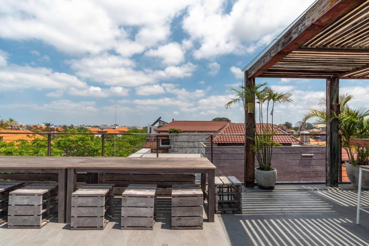 M Boutique Hostel Legian Kuta  Exterior photo